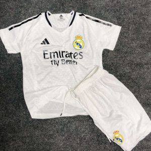 طقم ريال مدريد الاطفالى الجديد 2025