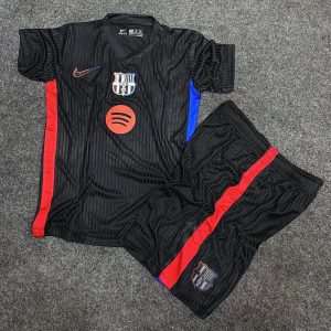 طقم برشلونه الاطفالى الجديد 2025