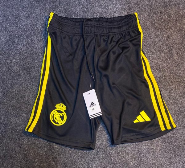 شورت كوره ريال مدريد الجديد